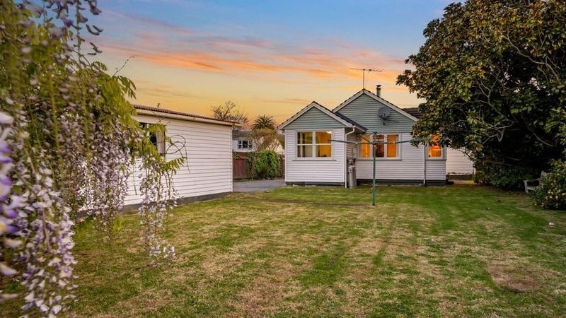 94 McLeod Street, Elderslea, Upper Hutt - Carousel 1