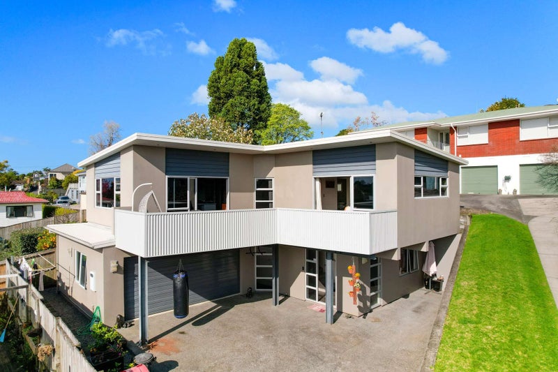 31B Linley Terrace, Judea, Tauranga - Carousel 1