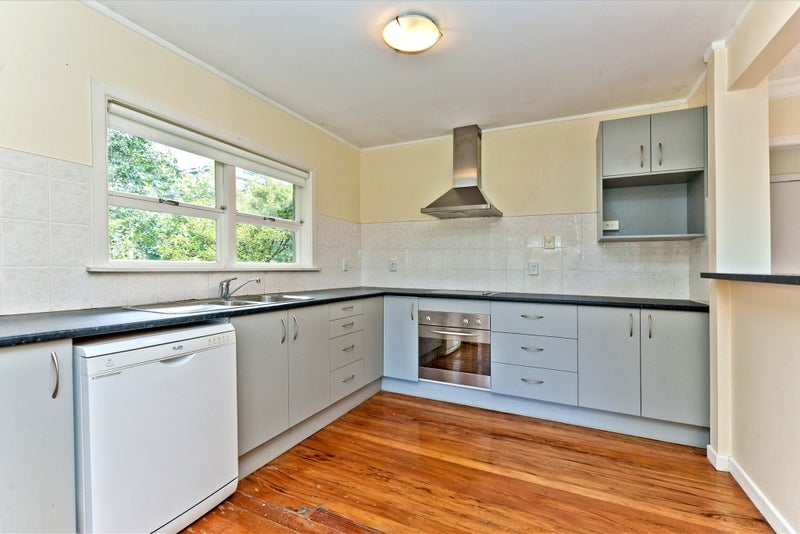 65 Braemar Road, Castor Bay, Auckland - Carousel 2
