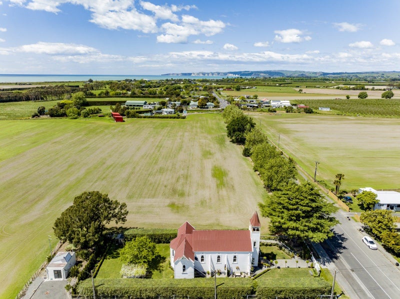 17 School Road, Clive - Carousel 25