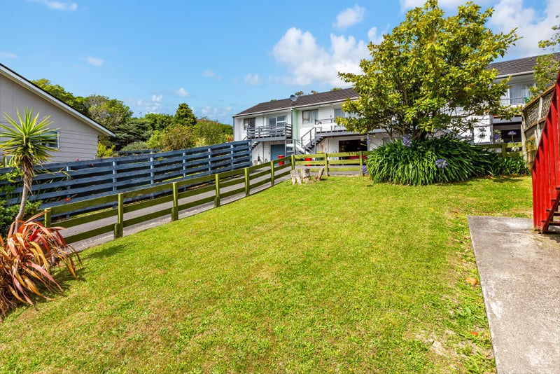 8 Halyard Place, Whitby, Porirua - Carousel 19