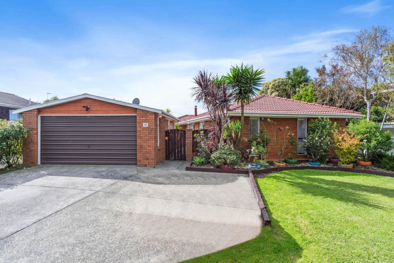 12 Pakira Avenue, Glendene, Auckland - Carousel 2