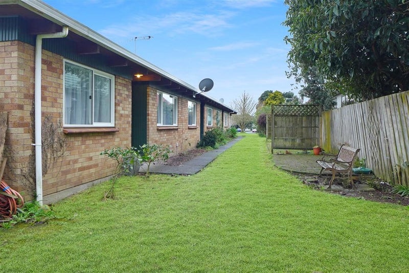 2/139 Celtic Crescent, Ellerslie, Auckland - Carousel 1