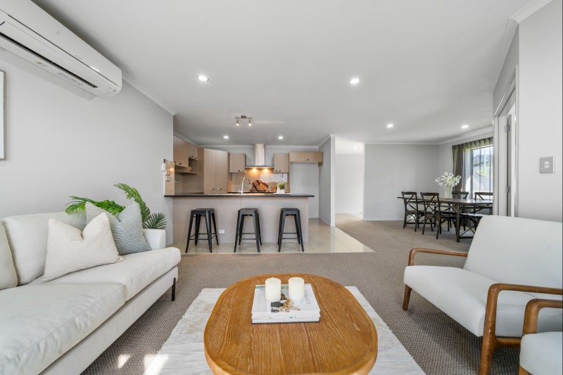4 Frederick Place, Whalers Gate, New Plymouth - Carousel 2