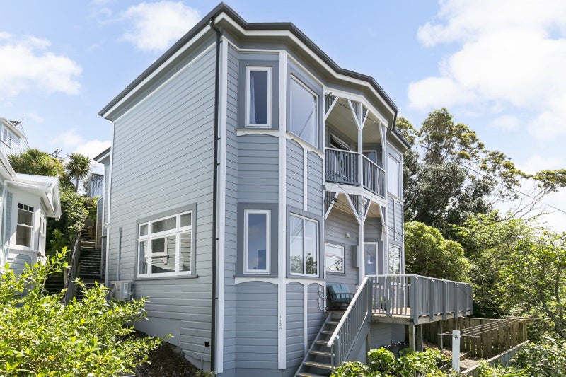112 Kelburn Parade, Kelburn, Wellington - Carousel 1
