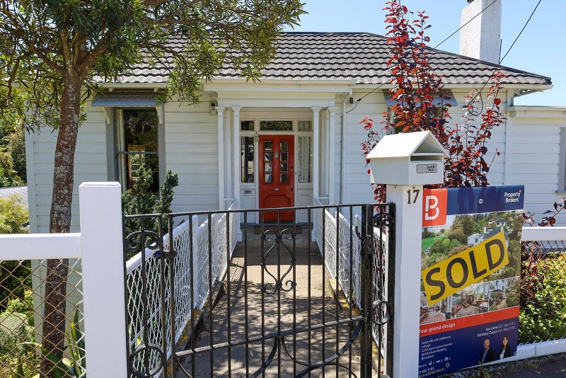 17 Littlebourne Road, Roslyn, Dunedin - Carousel 1