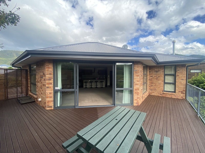 27 Glentui Place, Waikawa, Picton - Carousel 2