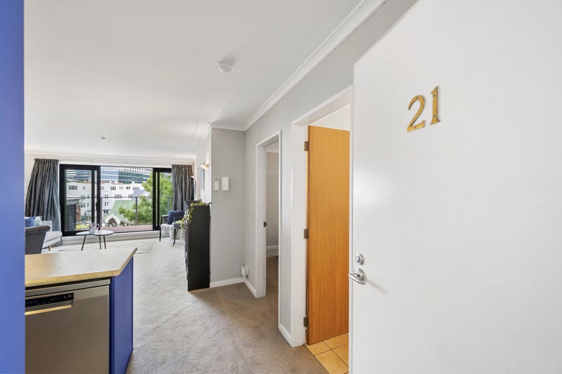 21/125 Thorndon Quay, Pipitea, Wellington - Carousel 2