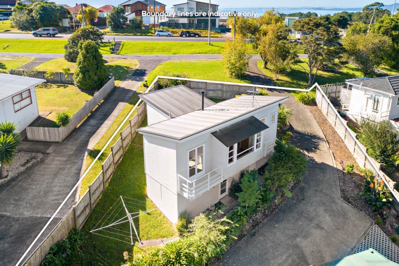 1/592 East Coast Road, Pinehill, Auckland - Carousel 1