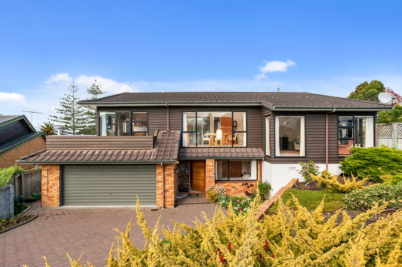 2/942 Beach Road, Waiake, Auckland - Carousel 1