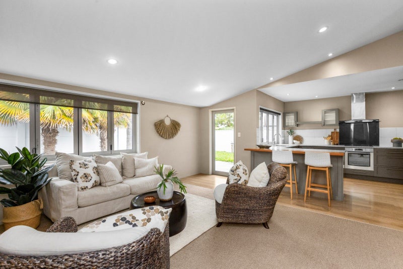 2 Edwards Street, Frimley, Hastings - Carousel 1