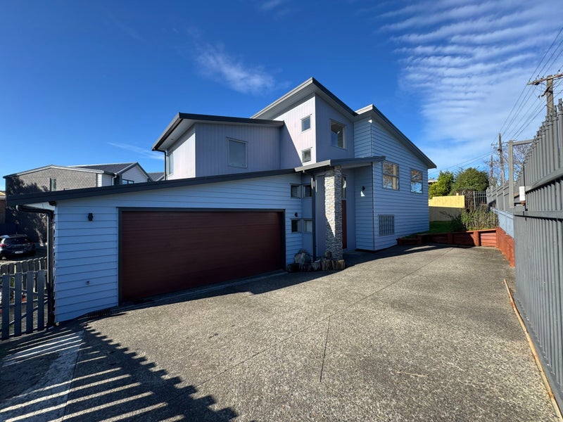 42A View Road, Henderson, Auckland - Carousel 2