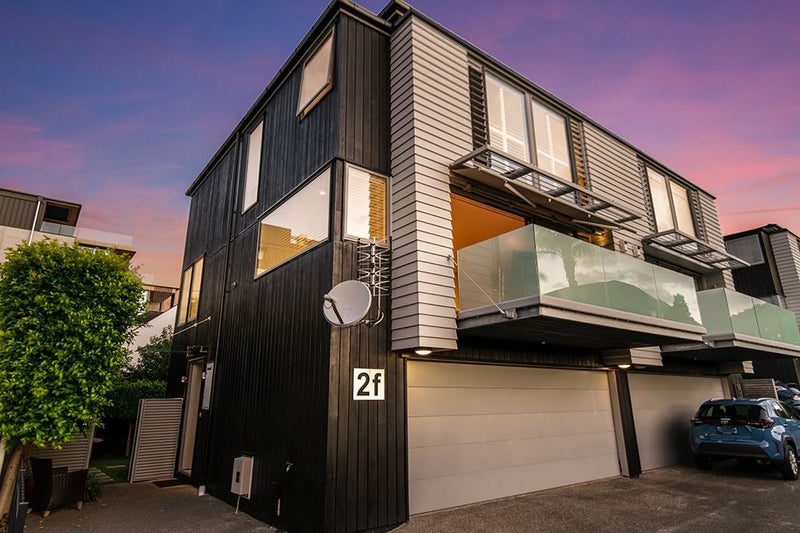 2F Dodson Ave, Milford, North Shore City - Carousel 1