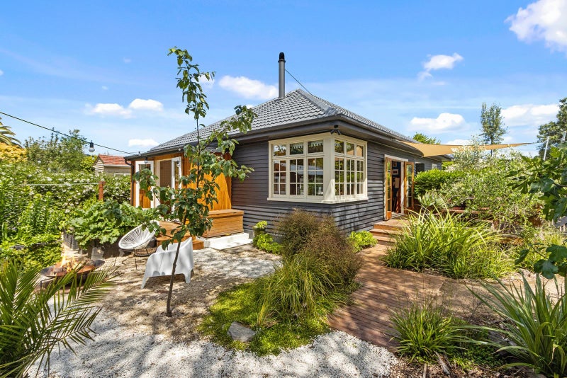 11 Earl Street, Hillsborough, Christchurch - Carousel 2