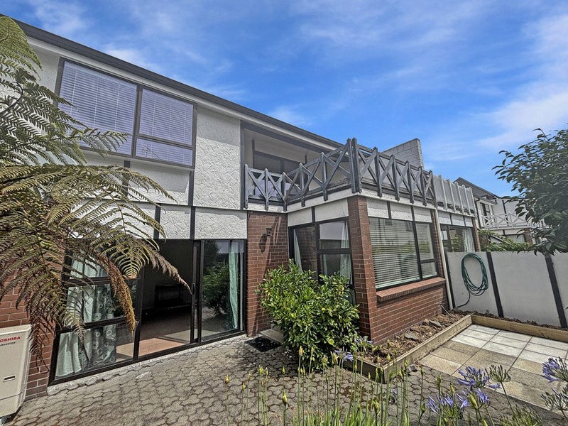 4/7 Holly Road, Merivale, Christchurch - Carousel 17