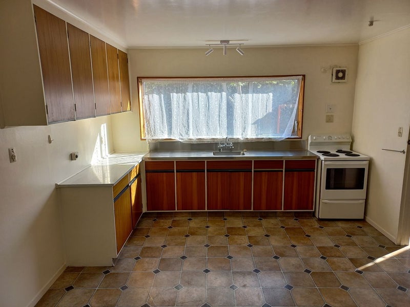 4/34 Brunswick ST, Hutt Central, Lower Hutt - Carousel 2
