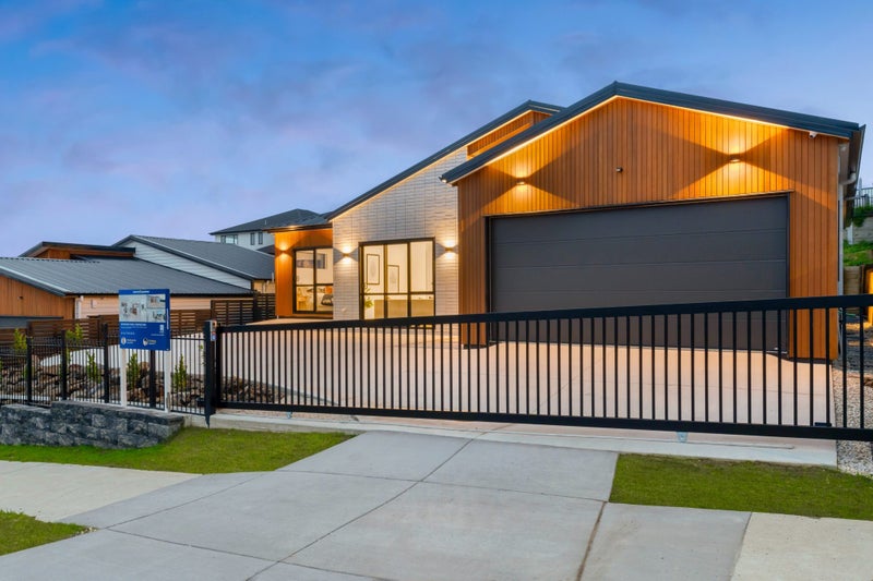 3 Kauri Gum Rise, Swanson, Auckland - Carousel 1