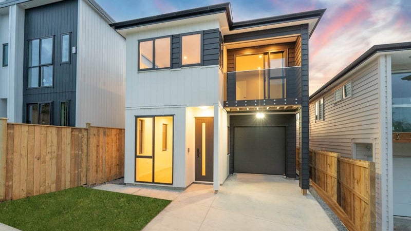 17 Sagitta Drive, Flat Bush, Auckland - Carousel 1