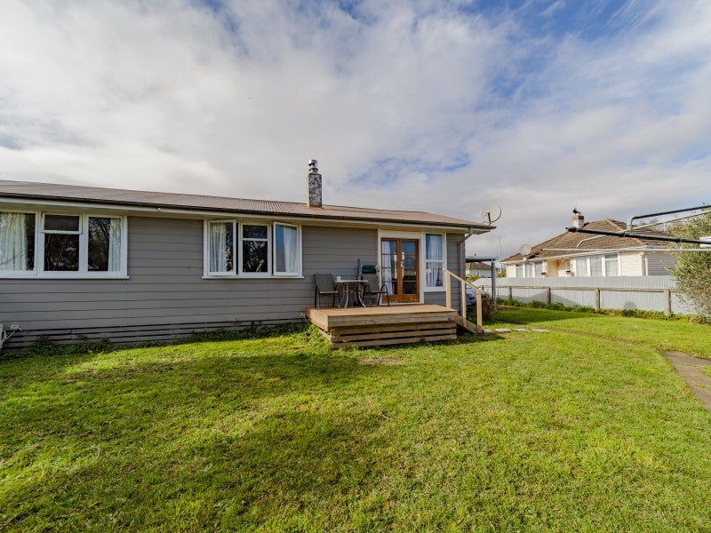 2B Mackie Street, Waipukurau, Waipukurau - Carousel 1