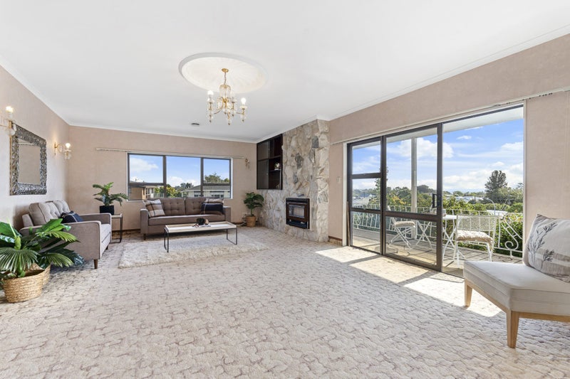 11 Kellyville Heights, Merrilands, New Plymouth - Carousel 2