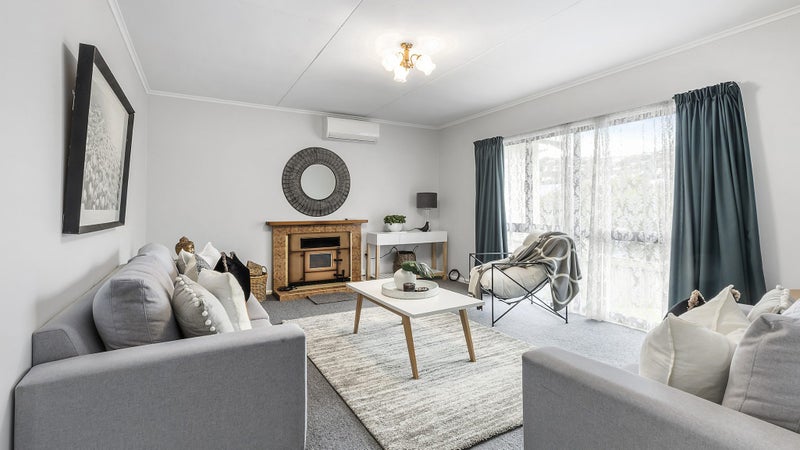 13 Freeling Street, Island Bay, Wellington - Carousel 1