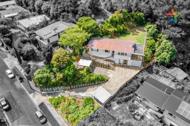 51 Lowry Crescent, Stokes Valley, Lower Hutt - Carousel 1