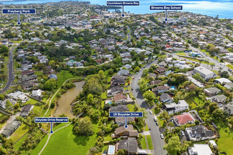 19 Bayside Drive, Browns Bay, Auckland - Carousel 2