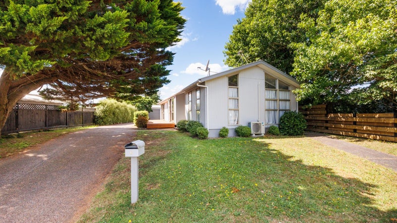 3 Escort Grove, Awapuni, Palmerston North - Carousel 1