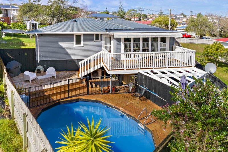 35 Laburnum Road, New Windsor, Auckland - Carousel 2