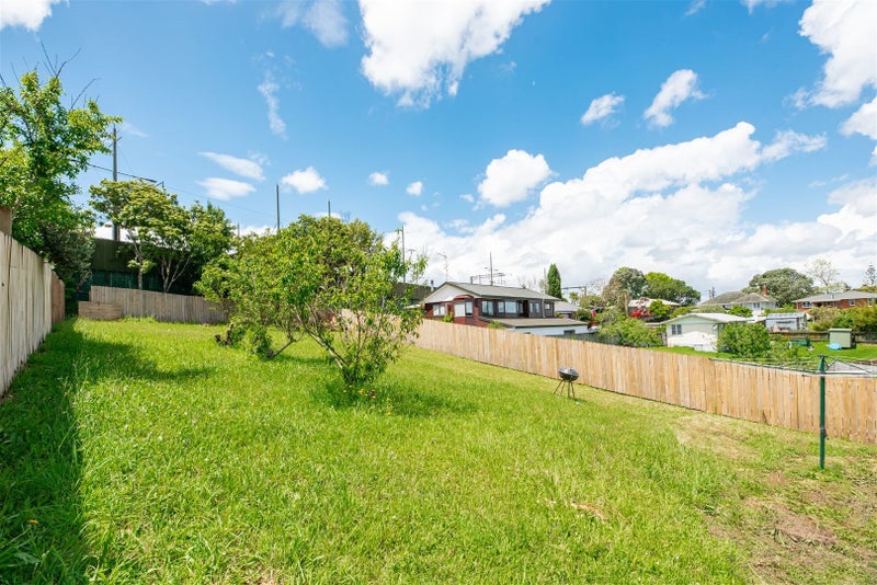 44 Tahi Terrace, Glen Eden, Auckland - Carousel 24