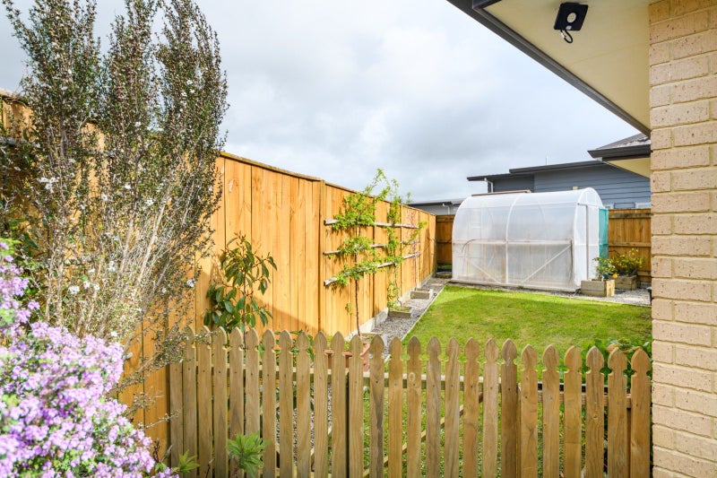 98 Rosalie Terrace, Kelvin Grove, Palmerston North - Carousel 26