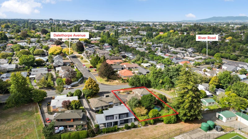 35 Clarkin Road, Fairfield, Hamilton - Carousel 2