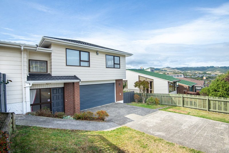80 Victory Crescent, Tawa, Wellington - Carousel 2