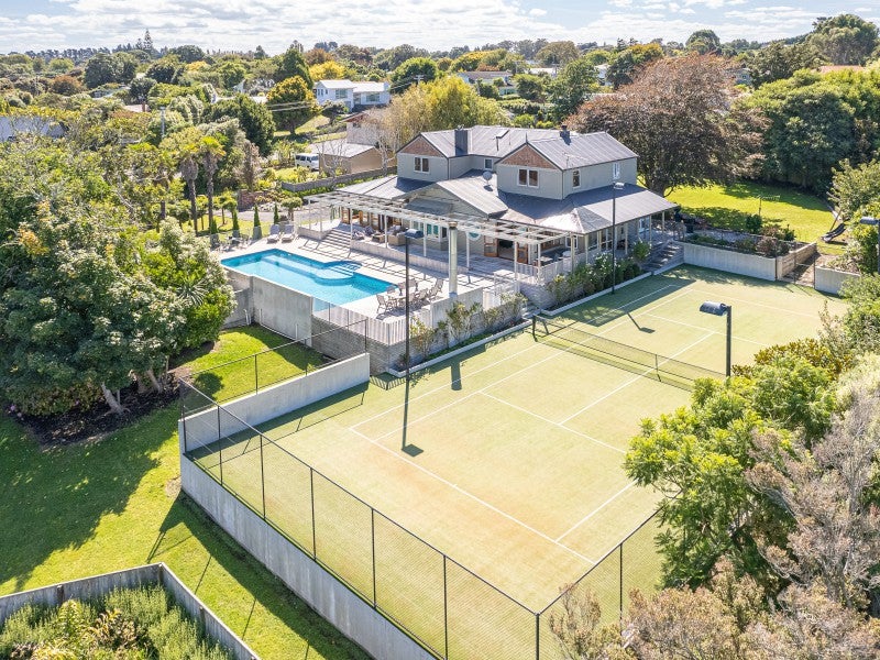 2 Eaton Crescent, Otamatea, Whanganui - Carousel 2