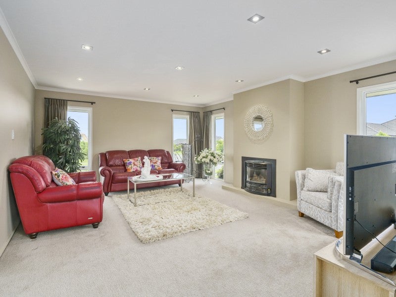 19 Tennyson Avenue, Kelvin Grove, Palmerston North - Carousel 2