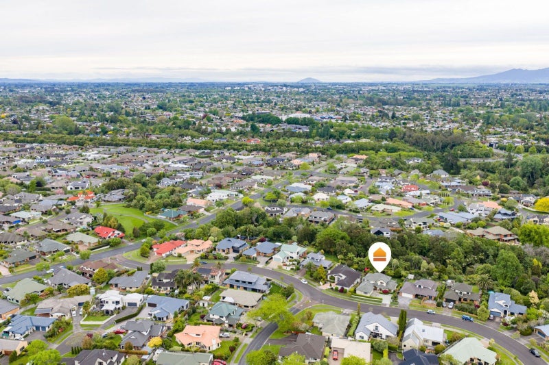 15 Keswick Crescent, Huntington, Hamilton - Carousel 36