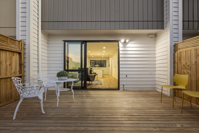 10/25 Vodanovich Road, Te Atatu South, Auckland - Carousel 2