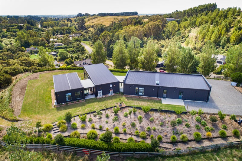 84 Kingsdale Park Drive, Palmerston North - Carousel 2