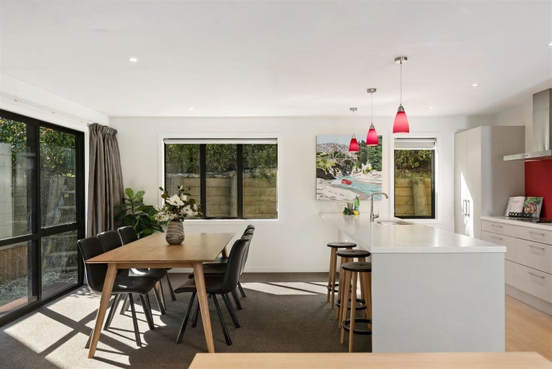 2/4 Redfern Terrace, Arthurs Point, Queenstown - Carousel 1