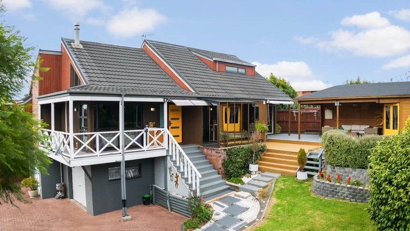 1/11 Forsythe Place, Massey, Auckland - Carousel 1