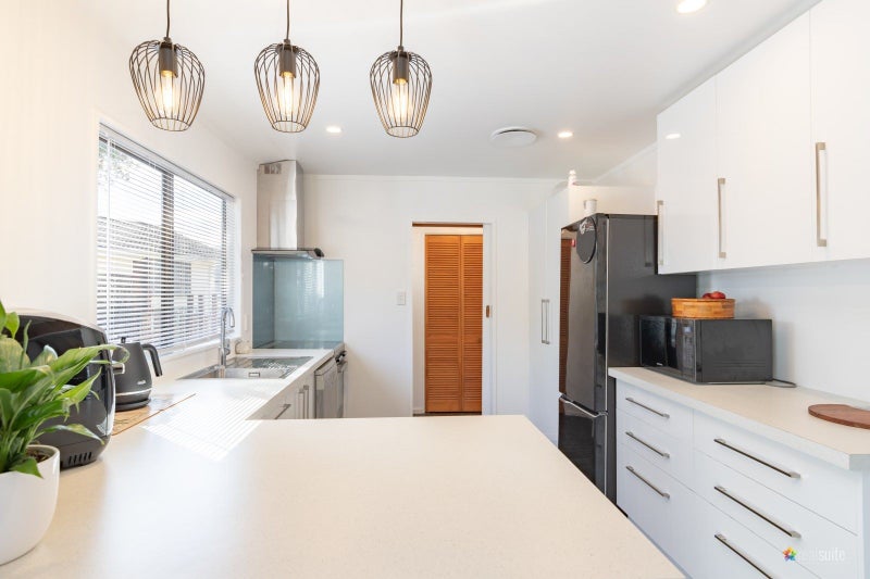 154 California Drive, Totara Park, Upper Hutt - Carousel 1