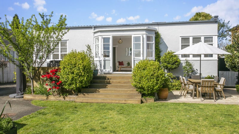 8 Harwood Street, Sandringham, Auckland - Carousel 1