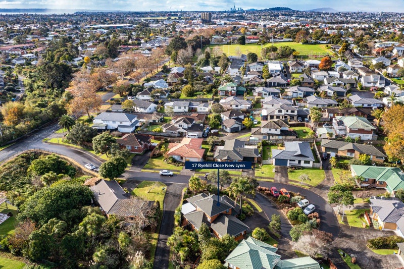 17 Ryehill Close, New Lynn, Auckland - Carousel 23
