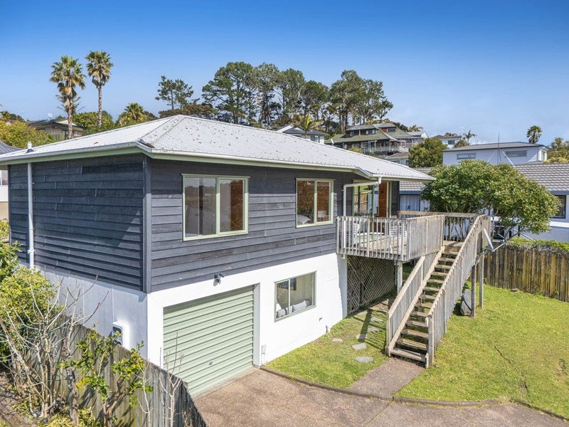 1/3 Jumento Place, Unsworth Heights, Auckland - Carousel 2