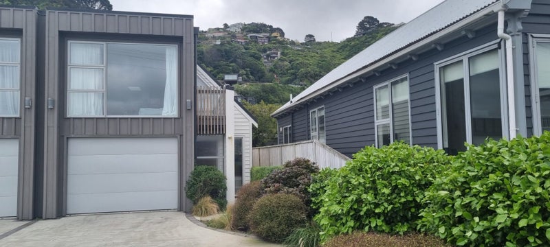 220 Queens Drive, Lyall Bay, Wellington - Carousel 1