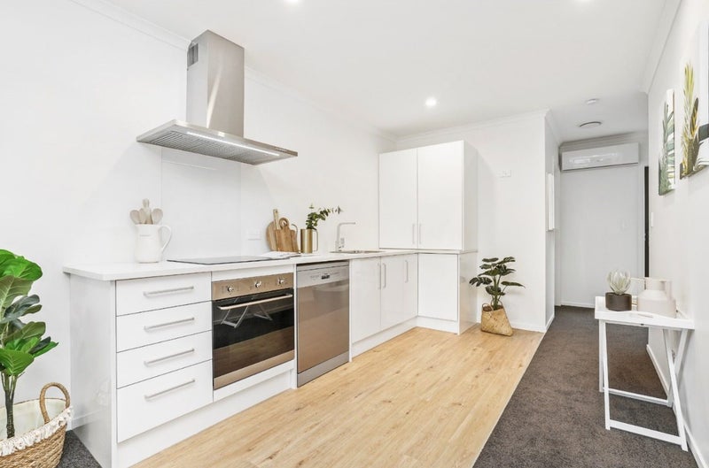 9/1 Vialou Street, Hamilton Central, Hamilton - Carousel 2