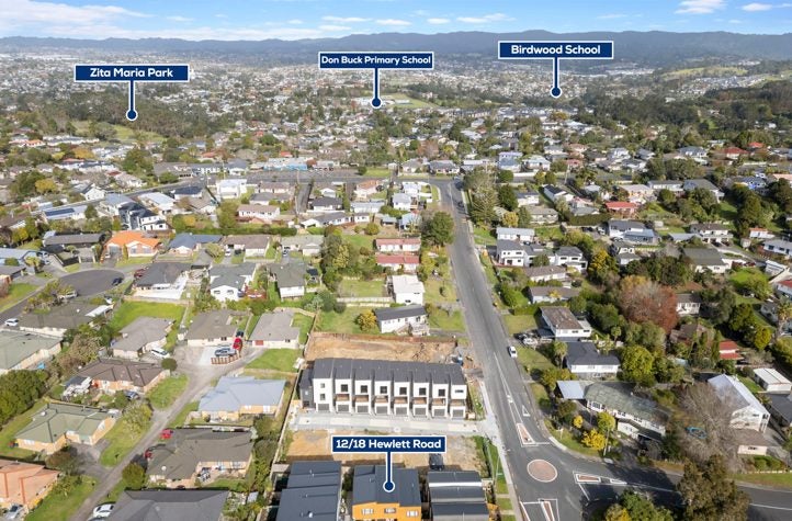 12/18 Hewlett Road, Massey, Auckland - Carousel 16