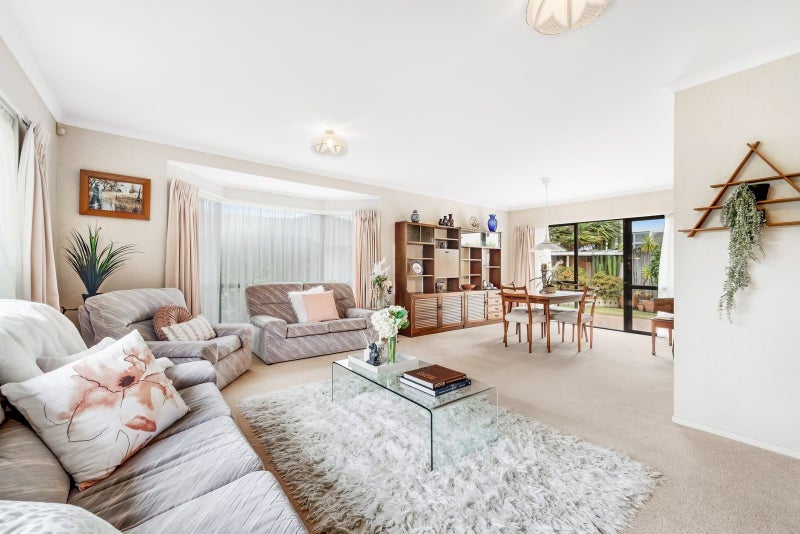 70 Bob Charles Drive, Golflands, Auckland - Carousel 2