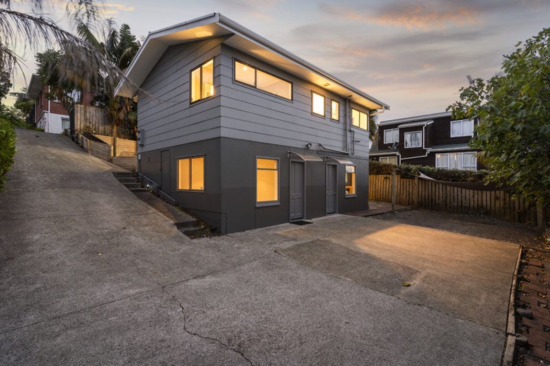 2/14 Chequers Avenue, Glenfield, Auckland - Carousel 1