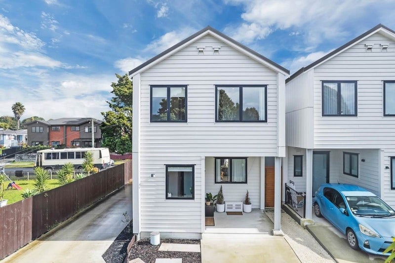 2F Fields Road, Manurewa, Auckland - Carousel 1